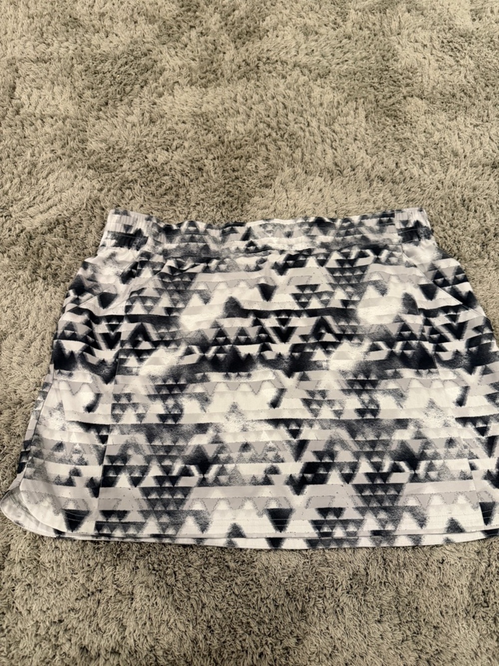 Columbia Women's Black & White Geometric Print Skort